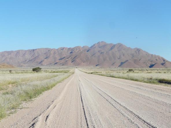 Auf „Pad“ in Namibia – typische „Gravel Road“