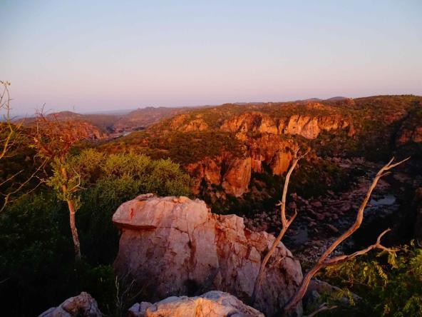 Sundowner Spot – Outpost Lodge