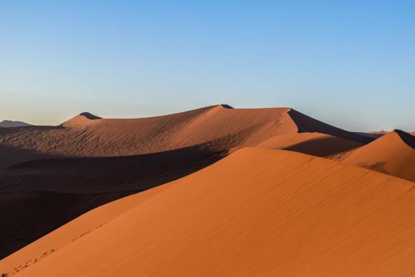 Dank dem Wind werden Fußspuren sofort verweht und die Dünen sehen wieder unberührt aus