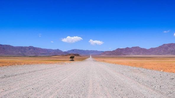 Die Hauptstraße zwischen Solitaire und Windhoek