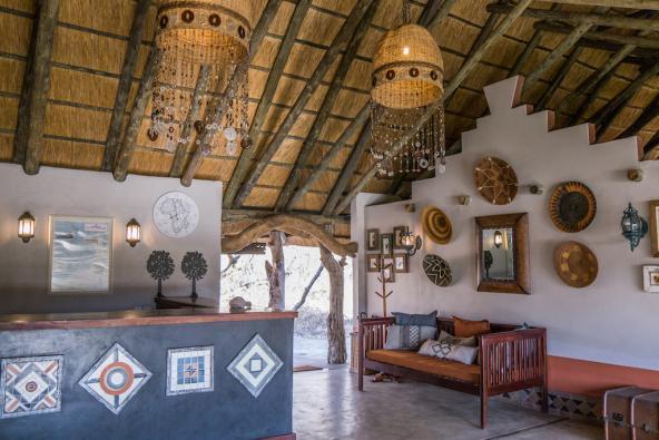 Rezeption der Camelthorn Lodge