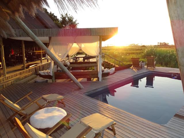 Südliches Afrika Botswana Camps Lodges Luxus Unterkünfte Sonnenuntergang