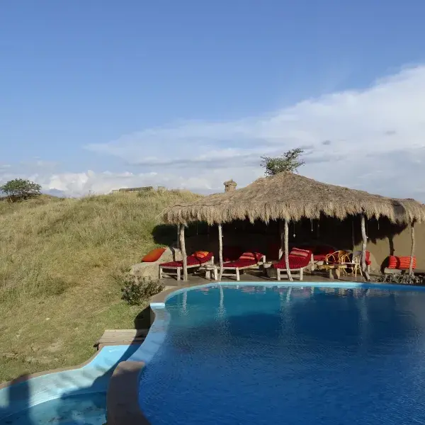Tansania Unterkünfte Lodges östliches Afrika Pool Maasai