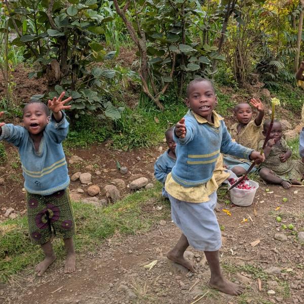 Ruanda Kinder Ostafrika Rundreisen
